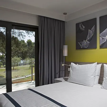 Hotel Park Plaza Arena 3*