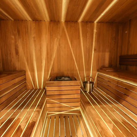 Park Plaza Arena Отель 3*