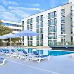 Park Plaza Arena 3*