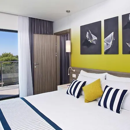 Park Plaza Arena 3* Pula