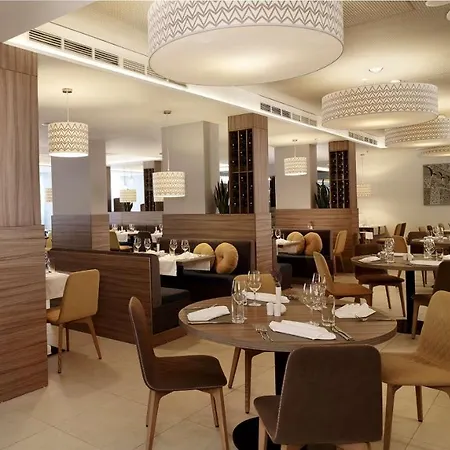 Park Plaza Arena 3* بولا