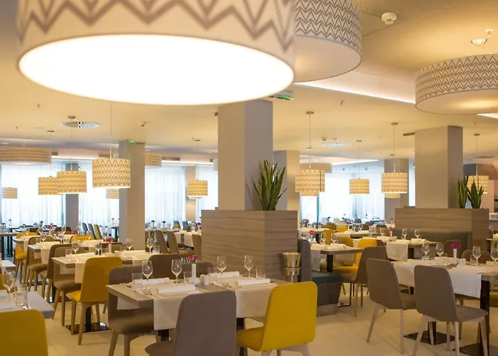 酒店 普拉竞技场公园广场酒店 3*