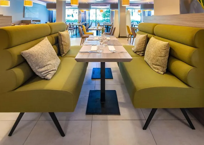 普拉竞技场公园广场酒店 酒店 3*