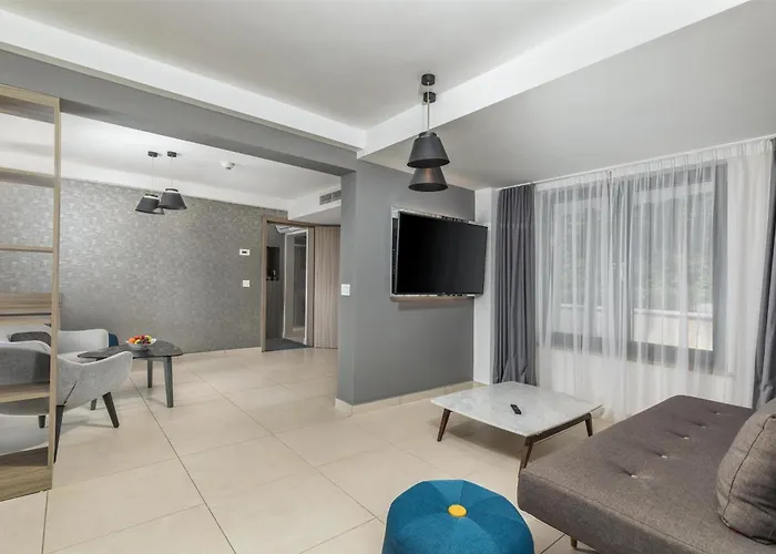 普拉竞技场公园广场酒店 3*