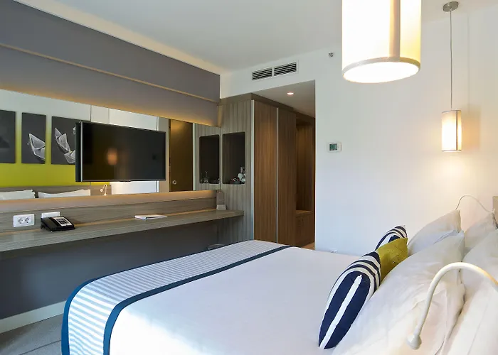 普拉竞技场公园广场酒店 3*