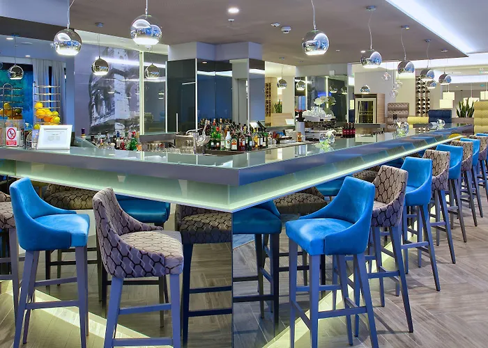 普拉竞技场公园广场酒店 酒店