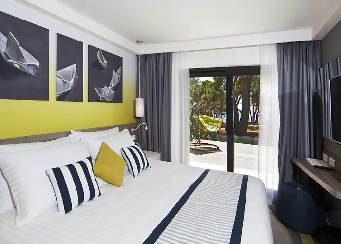 Park Plaza Arena 3* Pula